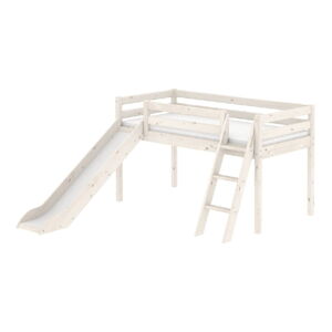 Bílá středně vysoká dětská postel z borovicového dřeva se skluzavkou a žebříkem Flexa Classic, 90 x 200 cm